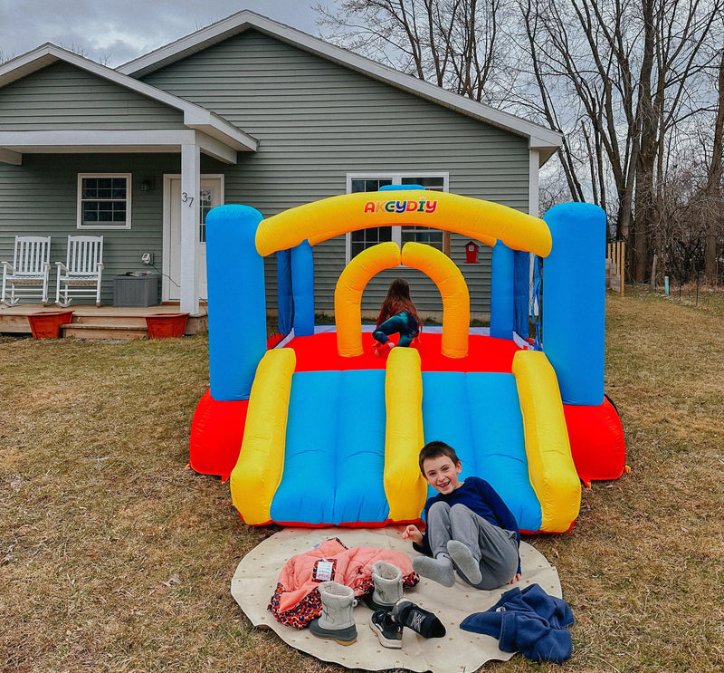 Bounce House vs. Water Slide: Which Inflatable Should You Buy for Summer 2025?