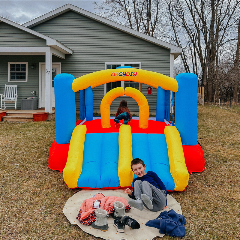 Bounce House vs. Water Slide: Which Inflatable Should You Buy for Summer 2025?